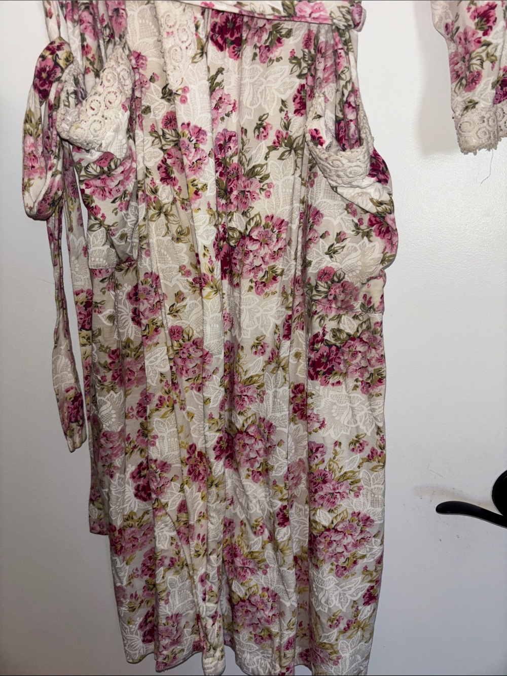 Victoria's Secret Pink Floral Lace-Trim Robe Hold Label - Picture 4 of 14